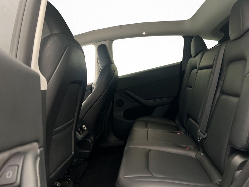 Tesla Model Y bild 18