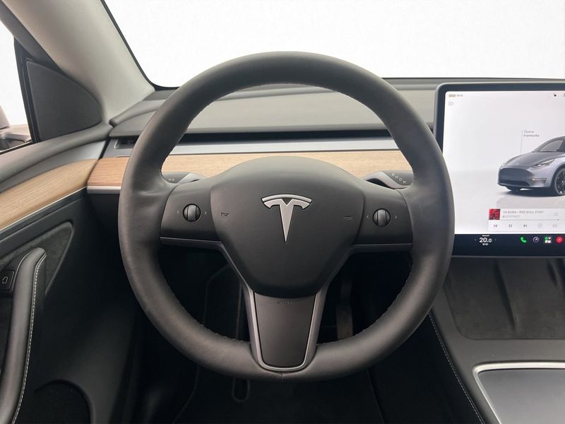 Tesla Model Y bild 15