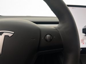 Tesla Model Y bild 21
