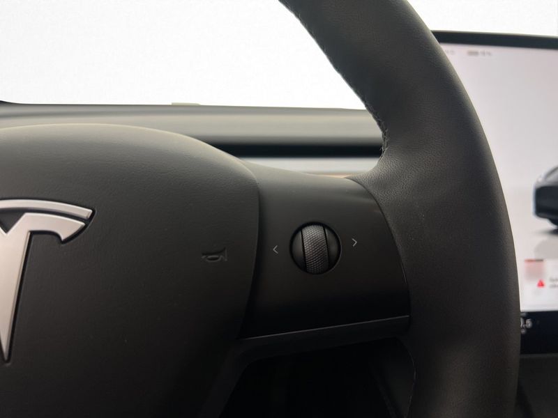 Tesla Model Y bild 21