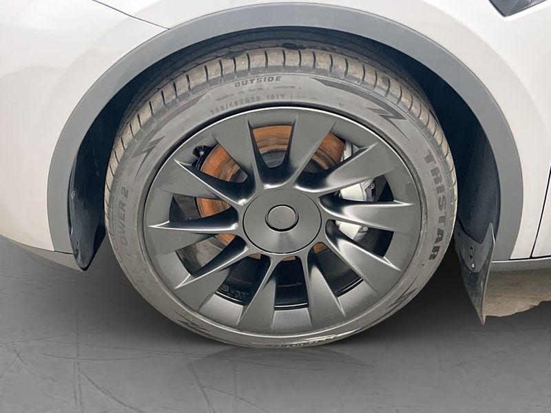 Tesla Model Y bild 32