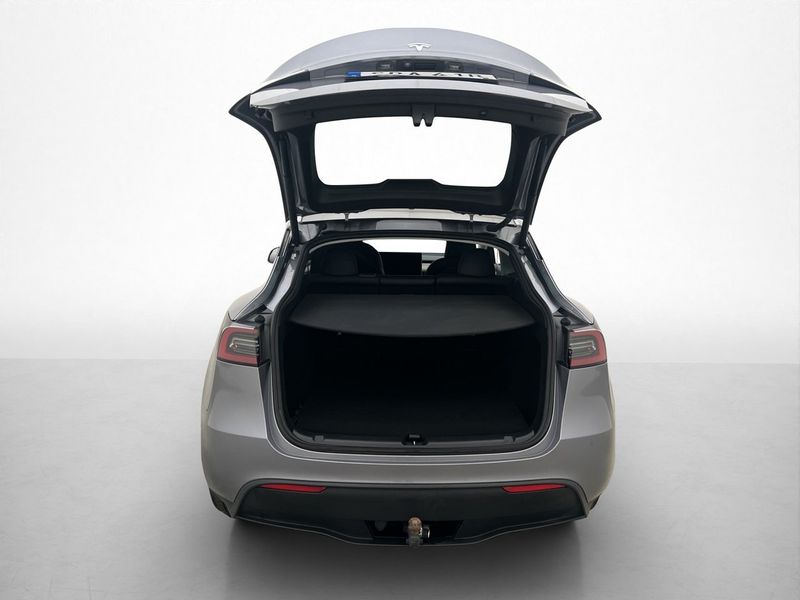 Tesla Model Y bild 31