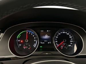 Volkswagen Passat bild 18