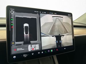 Tesla Model Y bild 24