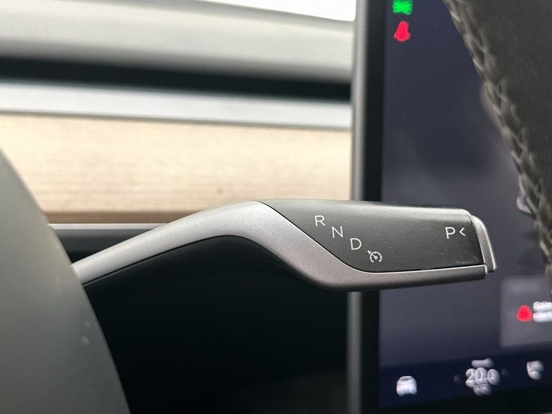 Tesla Model Y bild 22