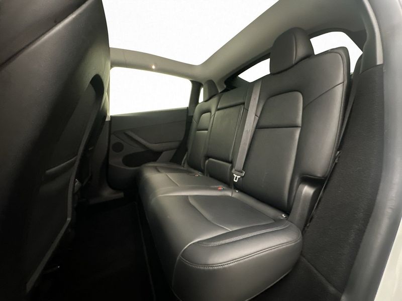 Tesla Model Y bild 18