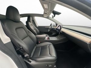 Tesla Model Y bild 16