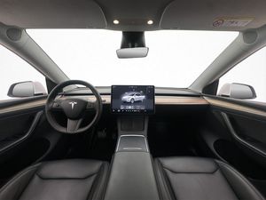 Tesla Model Y bild 14