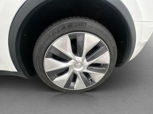 Tesla Model Y bild 34