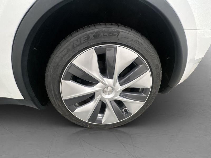 Tesla Model Y bild 34
