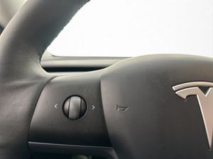 Tesla Model Y bild 20
