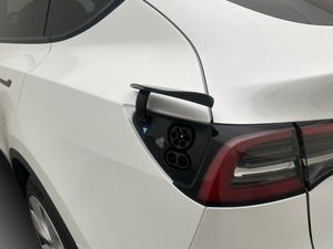 Tesla Model Y bild 30