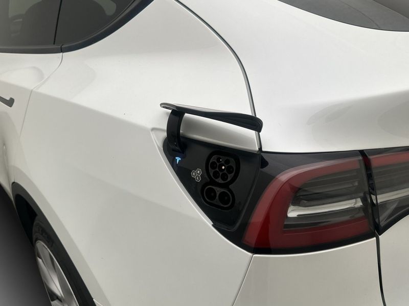 Tesla Model Y bild 30