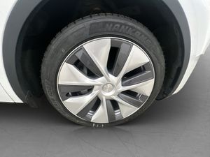 Tesla Model Y bild 36