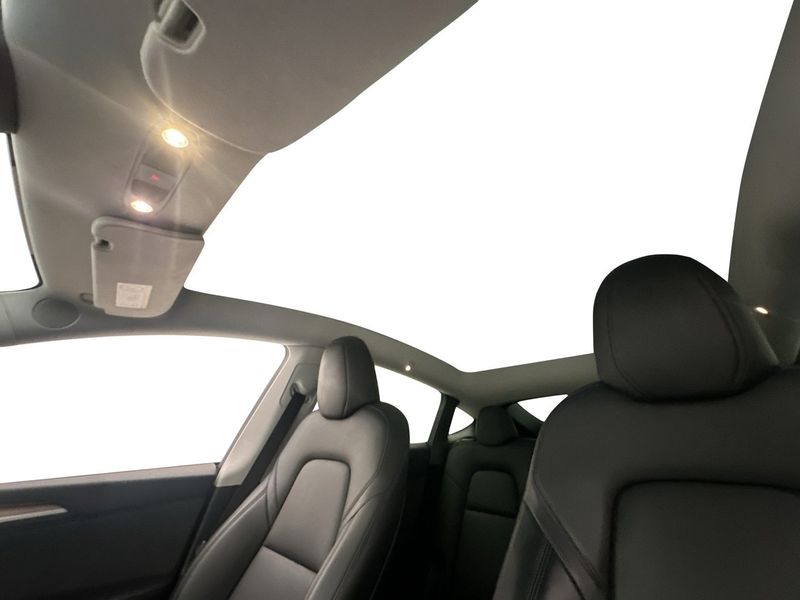 Tesla Model Y bild 19