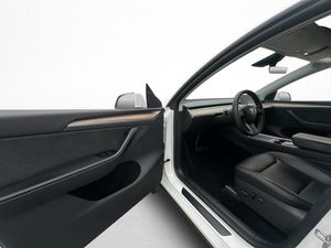 Tesla Model Y bild 12