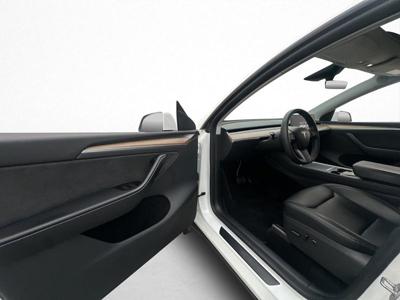 Tesla Model Y bild 12