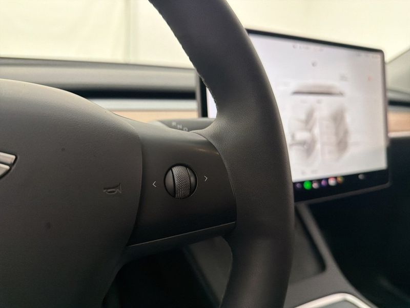Tesla Model Y bild 21