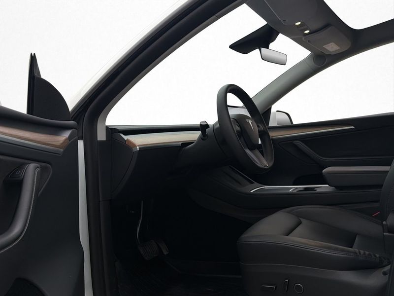 Tesla Model Y bild 12