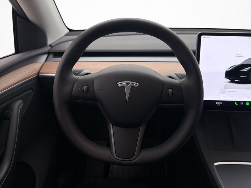 Tesla Model Y bild 15