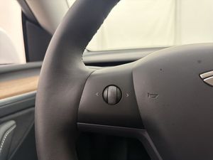 Tesla Model Y bild 20