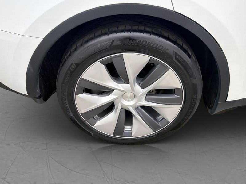 Tesla Model Y bild 36
