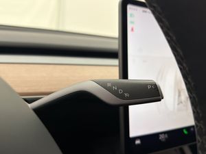 Tesla Model Y bild 22