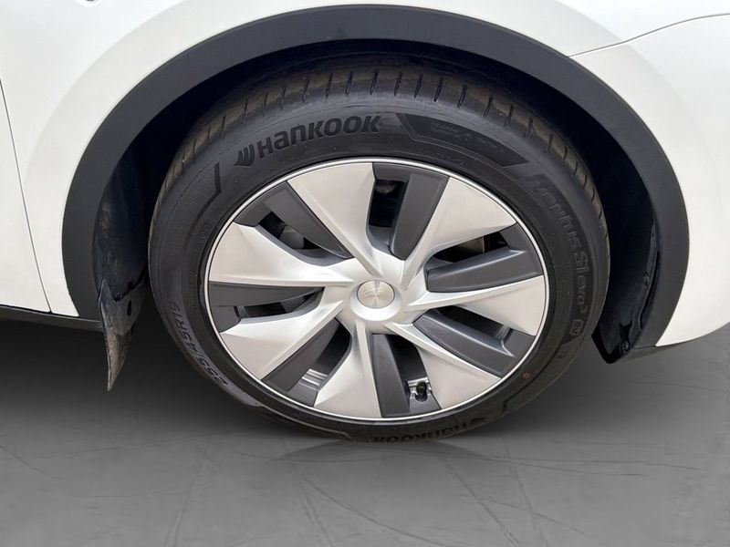 Tesla Model Y bild 33