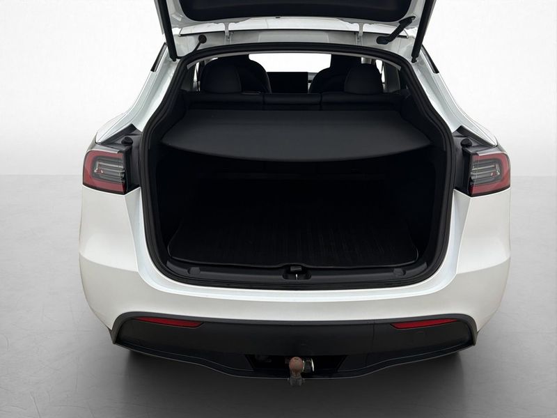 Tesla Model Y bild 32