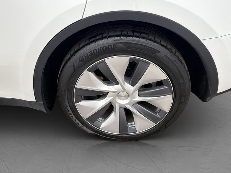 Tesla Model Y bild 35