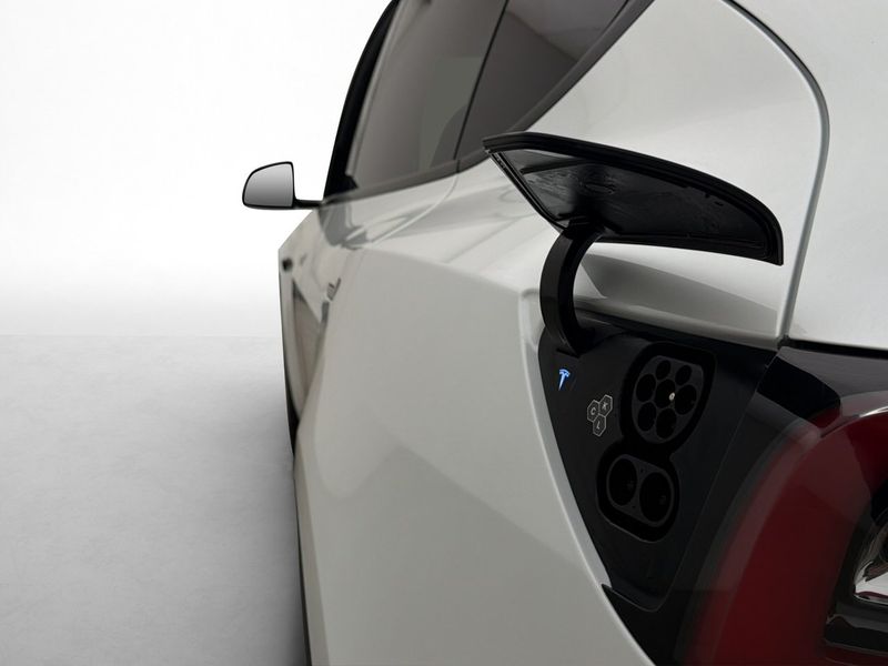 Tesla Model Y bild 31