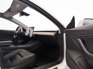 Tesla Model 3 bild 17