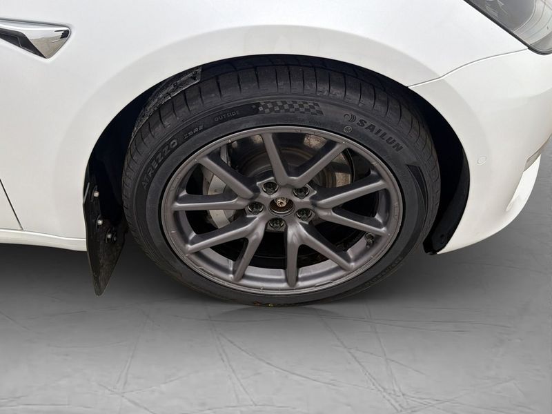 Tesla Model 3 bild 35