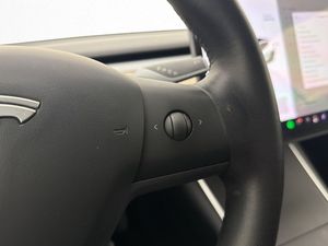 Tesla Model 3 bild 21