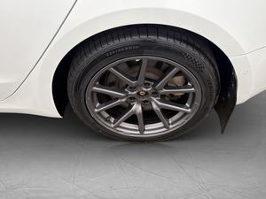 Tesla Model 3 bild 33