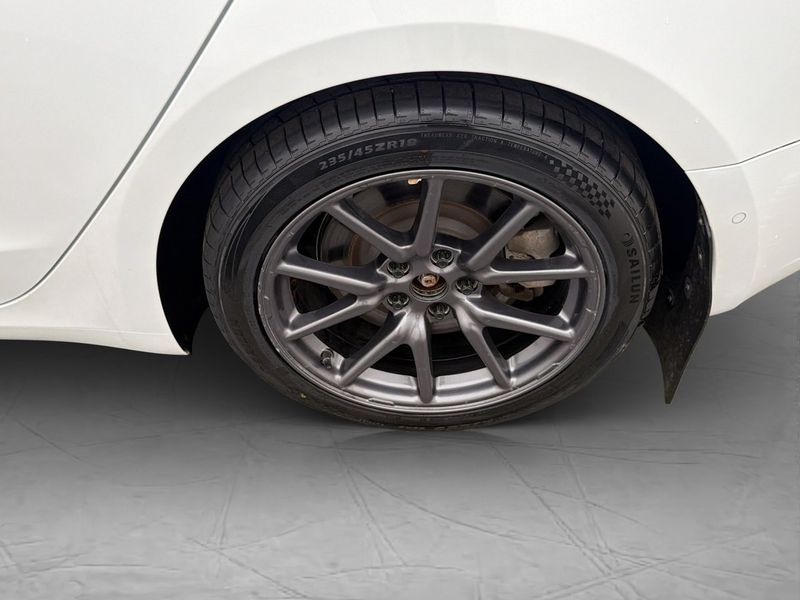 Tesla Model 3 bild 33