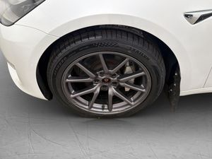 Tesla Model 3 bild 32