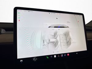 Tesla Model Y bild 25