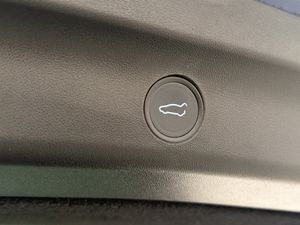Tesla Model Y bild 31