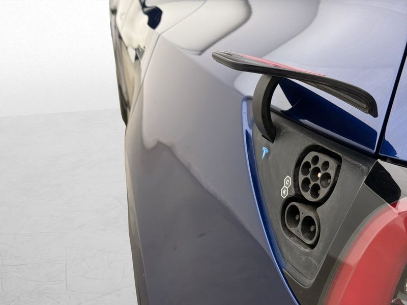 Tesla Model Y bild 32