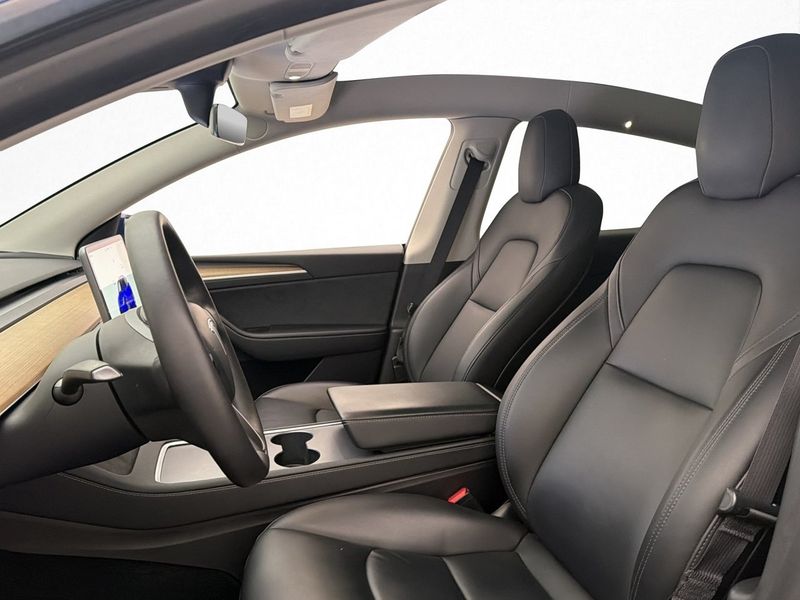 Tesla Model Y bild 12
