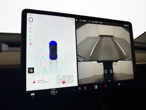 Tesla Model Y bild 26