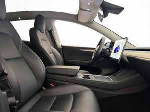 Tesla Model Y bild 15
