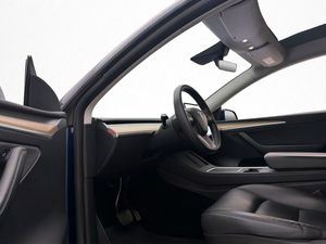 Tesla Model Y bild 11