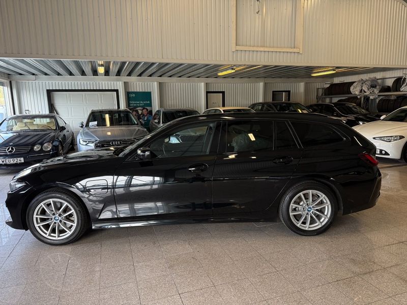 BMW 330 bild 6