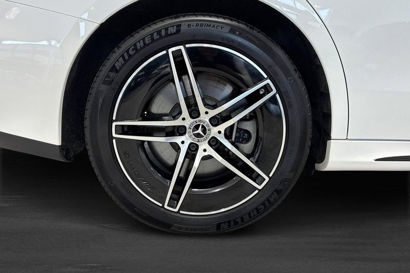 Mercedes E300 bild 9