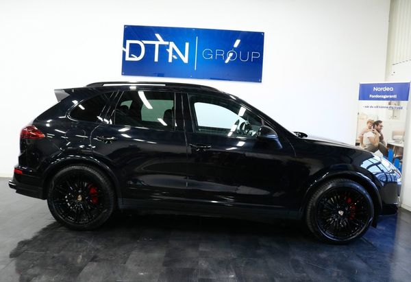 Porsche Cayenne Diesel T-Tronic S Platinum Edition/PANO/NYSERV/VÄLSKÖTT - 2018