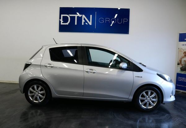 Toyota Yaris Hybrid e-CVT Active Euro 5/KAMKEDJA/NYSERVAD/KAMERA - 2012