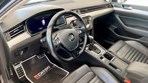 Volkswagen Passat bild 7