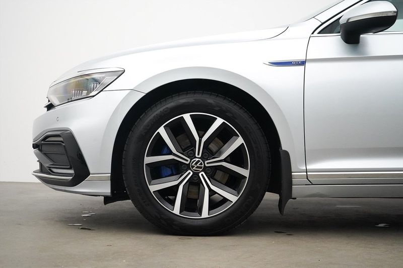 Volkswagen Passat bild 2